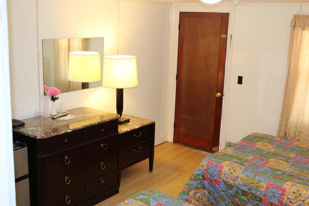 Royale Coach Motor Lodge Hampton Eksteriør billede