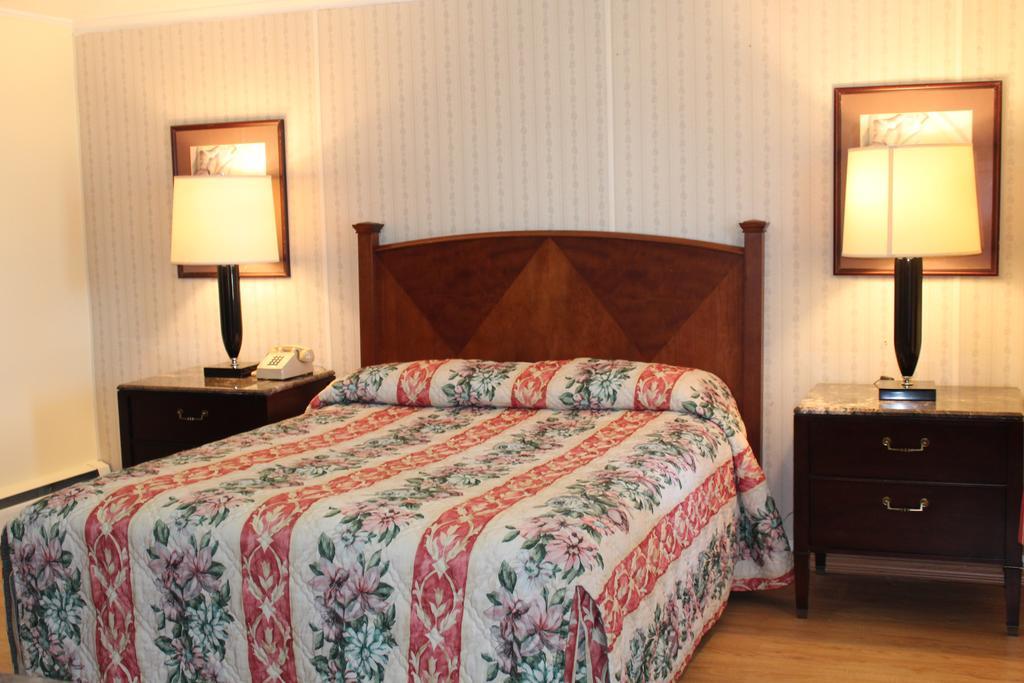 Royale Coach Motor Lodge Hampton Eksteriør billede